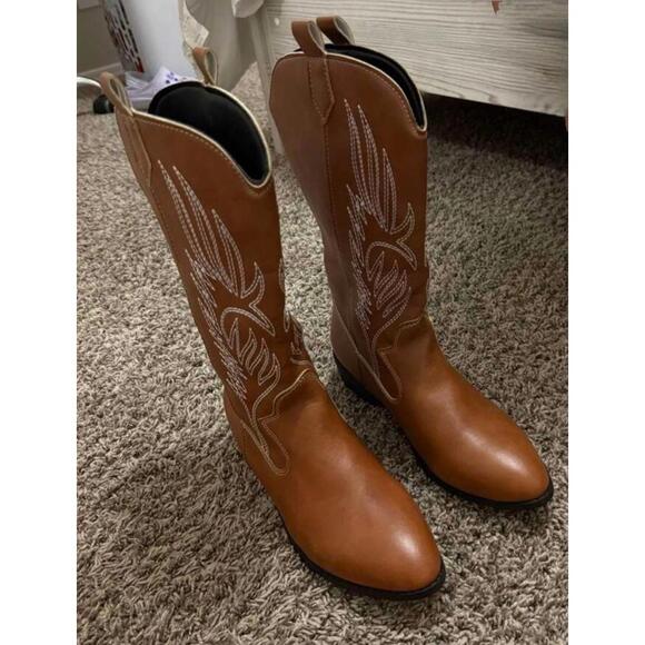 Shoes - brown Cowboy Boots